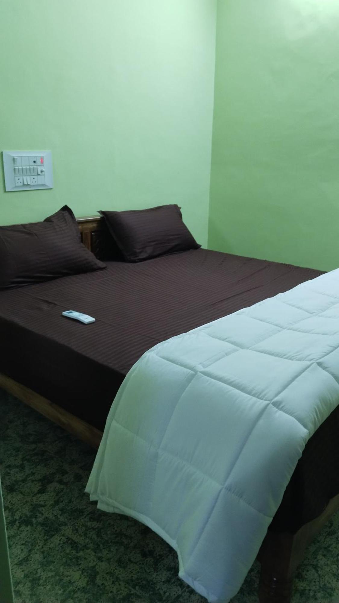 Adhi Linga Home Stay Tiruvannámalaj Kültér fotó